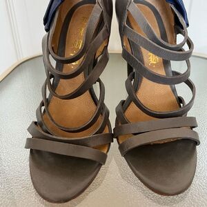 L.A.M.B. Gray Leather With Blue Flower Strappy Heels Size 8